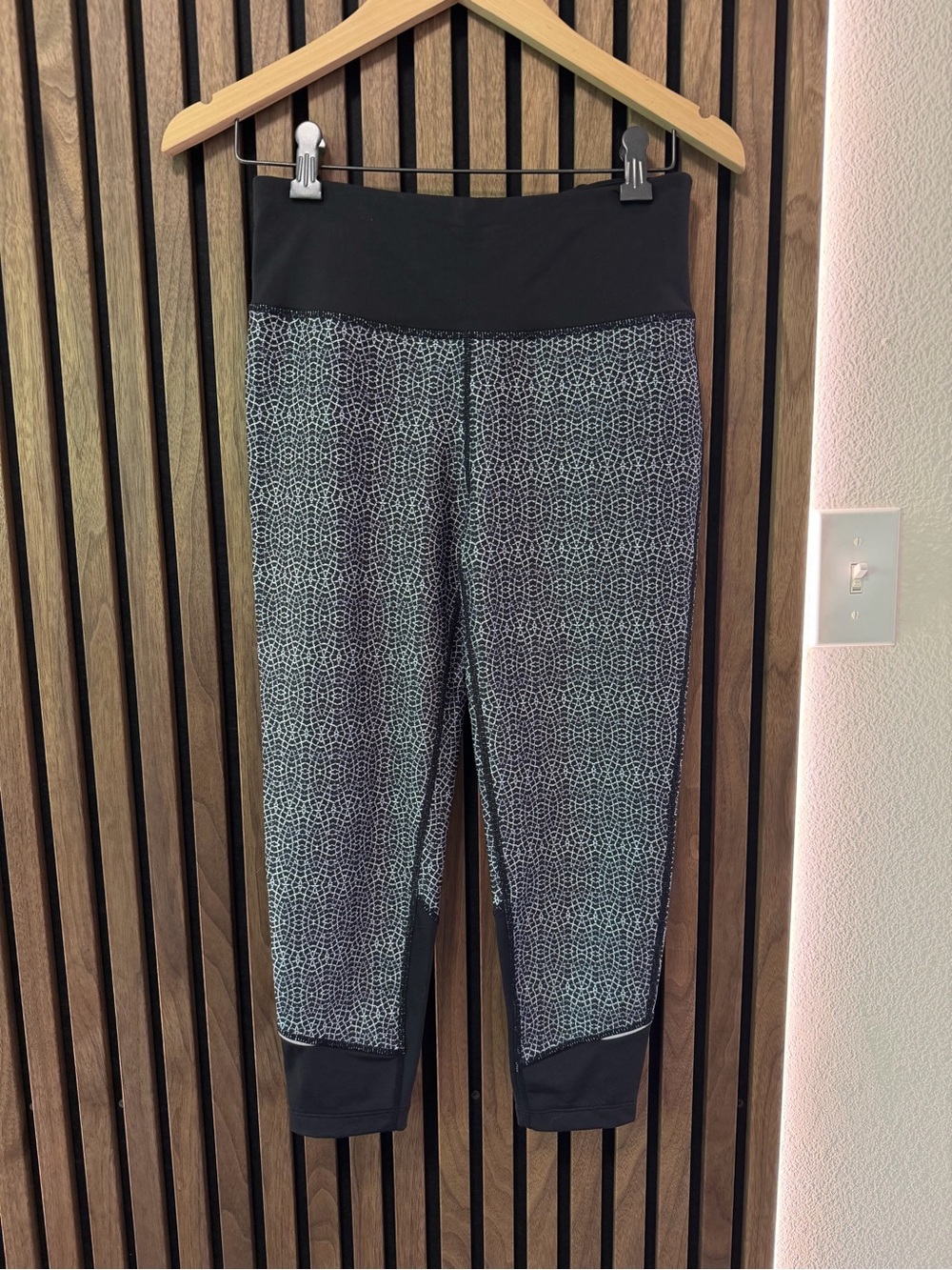 Prana Black & White Patterned Capri Leggings